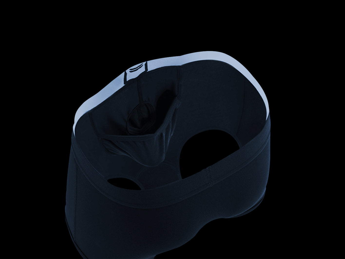 files/2.1-black-pouch-hero-mobile.jpg