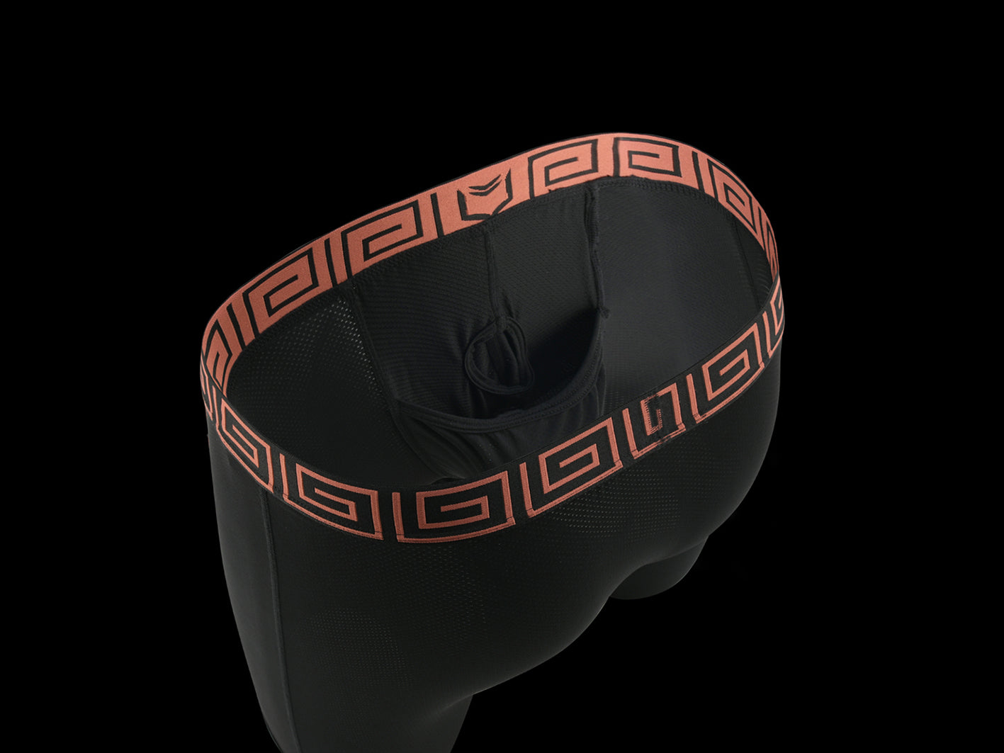 files/rose-mesh-v-pouch-shot-hero-mobile.jpg