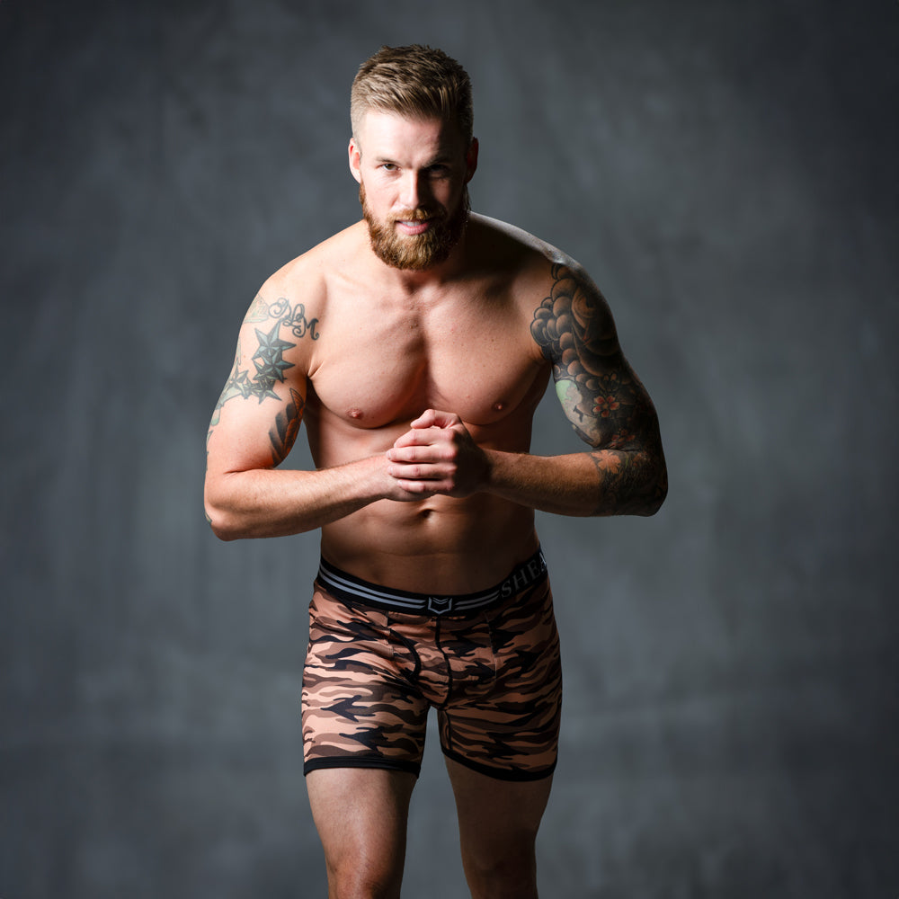 files/40_CAMO_MODEL_RED.jpg